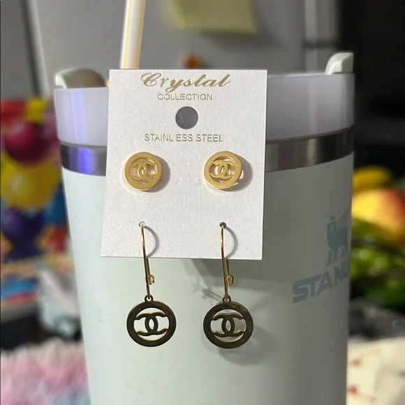 Gold Earrings - Picture 4 of 4